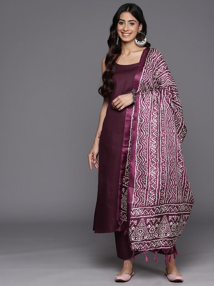 Varanga Violet Solid Sleeveless Kurta With Trousers & Bandhani Printed Dupatta