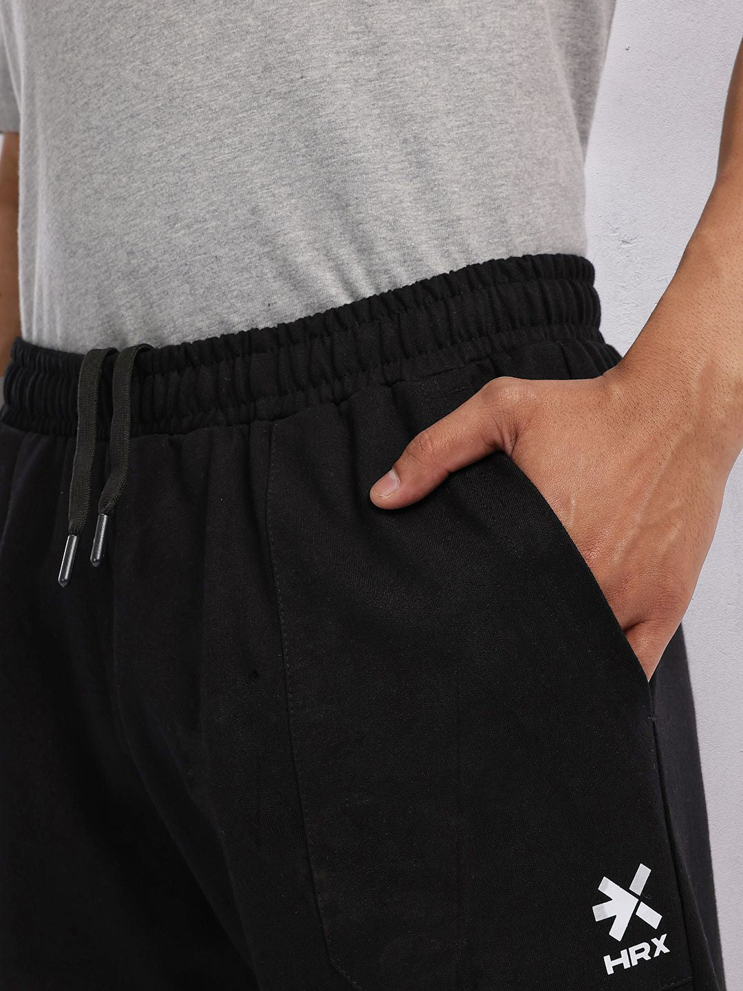 HRX by Hrithik Roshan Lelaki Berpanel Mid-Rise Regular Lifestyle Joggers
