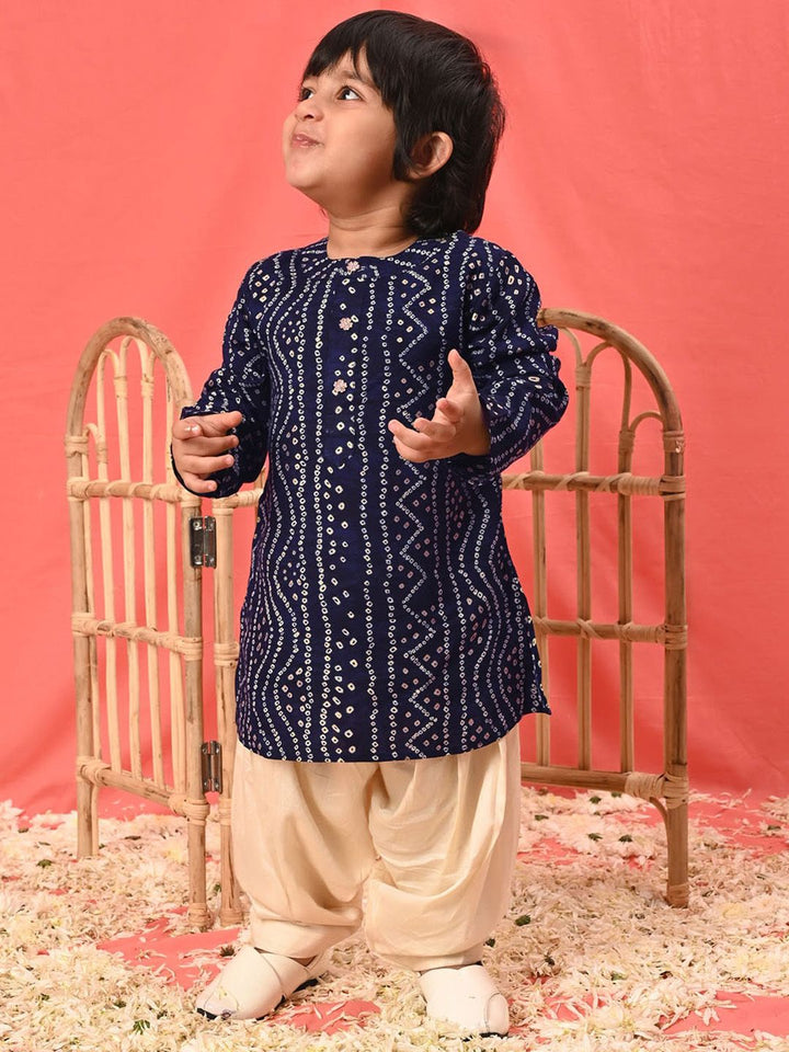 VASTRAMAY Boys Bandhani Printed Regular Kurta with Patiala