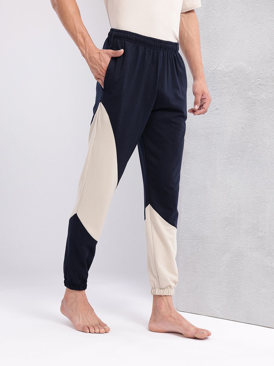 HRX by Hrithik Roshan Men Colourblocked Mid-Rise Yoga Joggers
