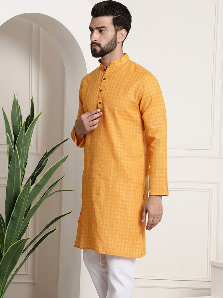 SOJANYA Men Mustard Checked Straight Kurta