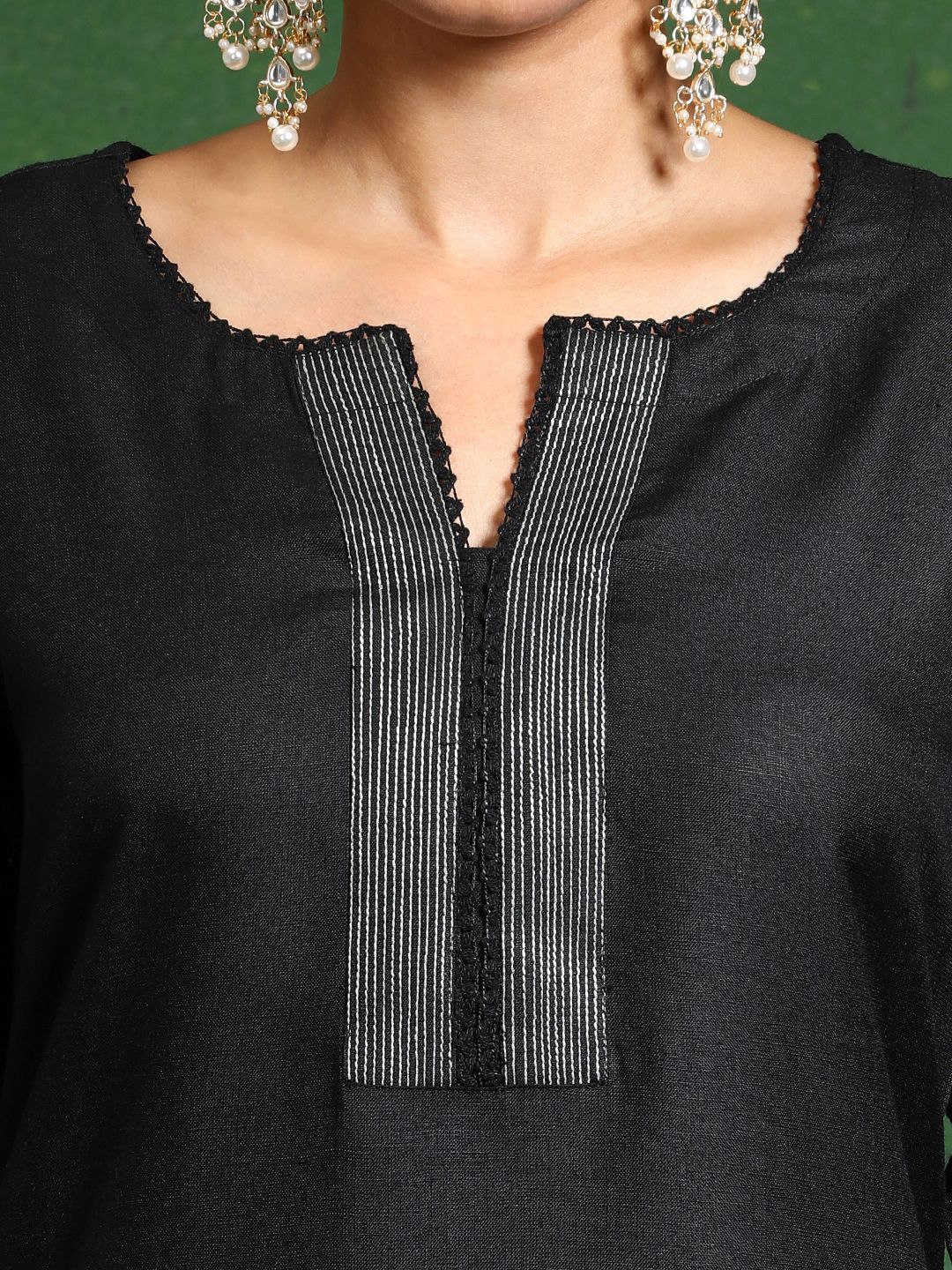 Varanga Thread Work Notch Neck Straight Kurta With Trousers And Dupatta