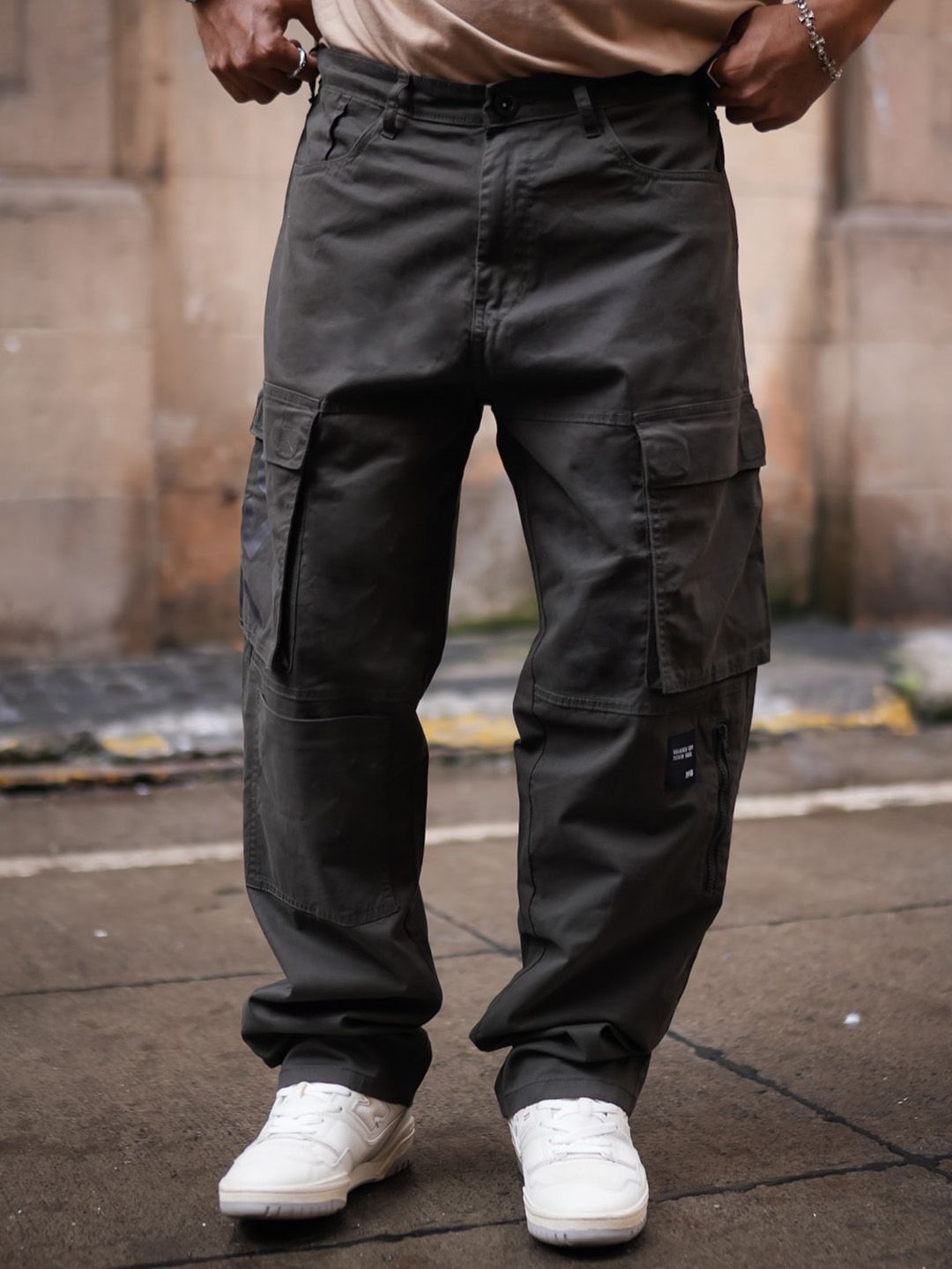 Powerlook Men Loose Fit Pure Cotton Cargos Trousers