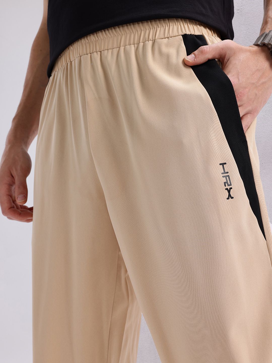 HRX by Hrithik Roshan Men Regular Fit Joggers