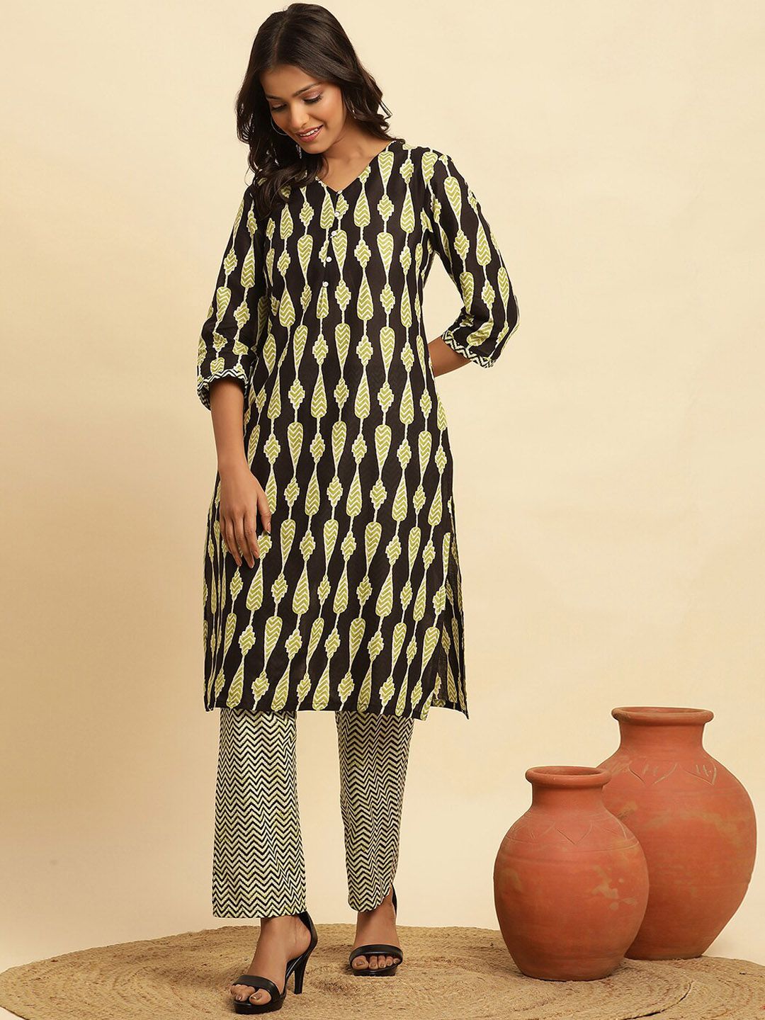 W Ethnic Motifs Printed Pure Cotton Straight Kurta With Trouser