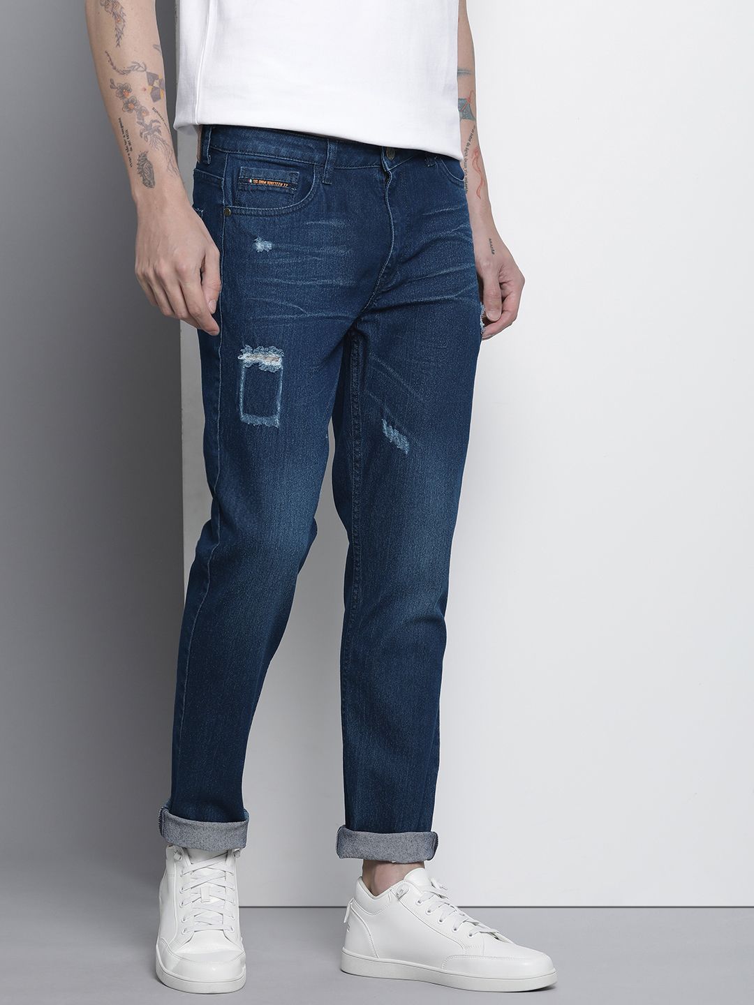 The Indian Garage Co Men Slim Fit Stretchable Mildly Distressed Jeans