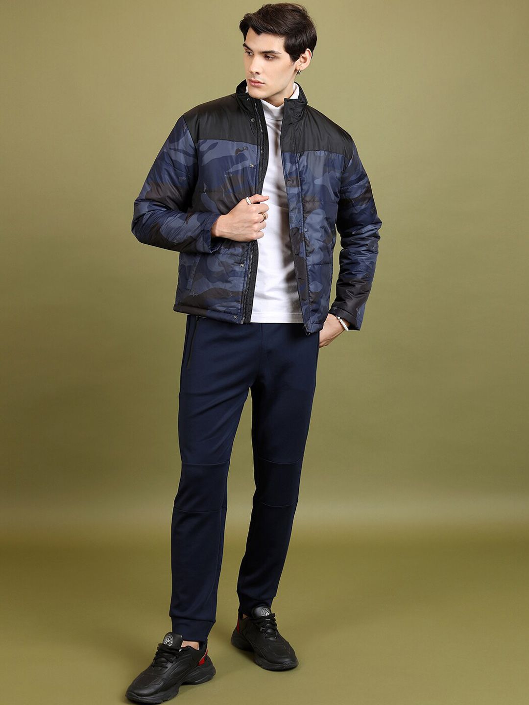 HIGHLANDER Camouflage Printed Puffer Jacket