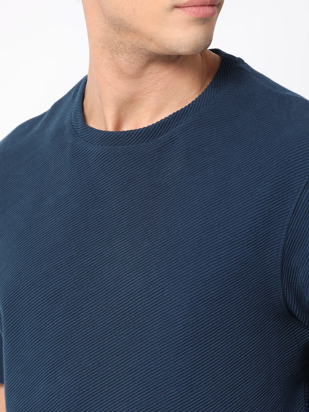 RARE RABBIT Men Cas Round Neck Cotton Slim Fit T-Shirt