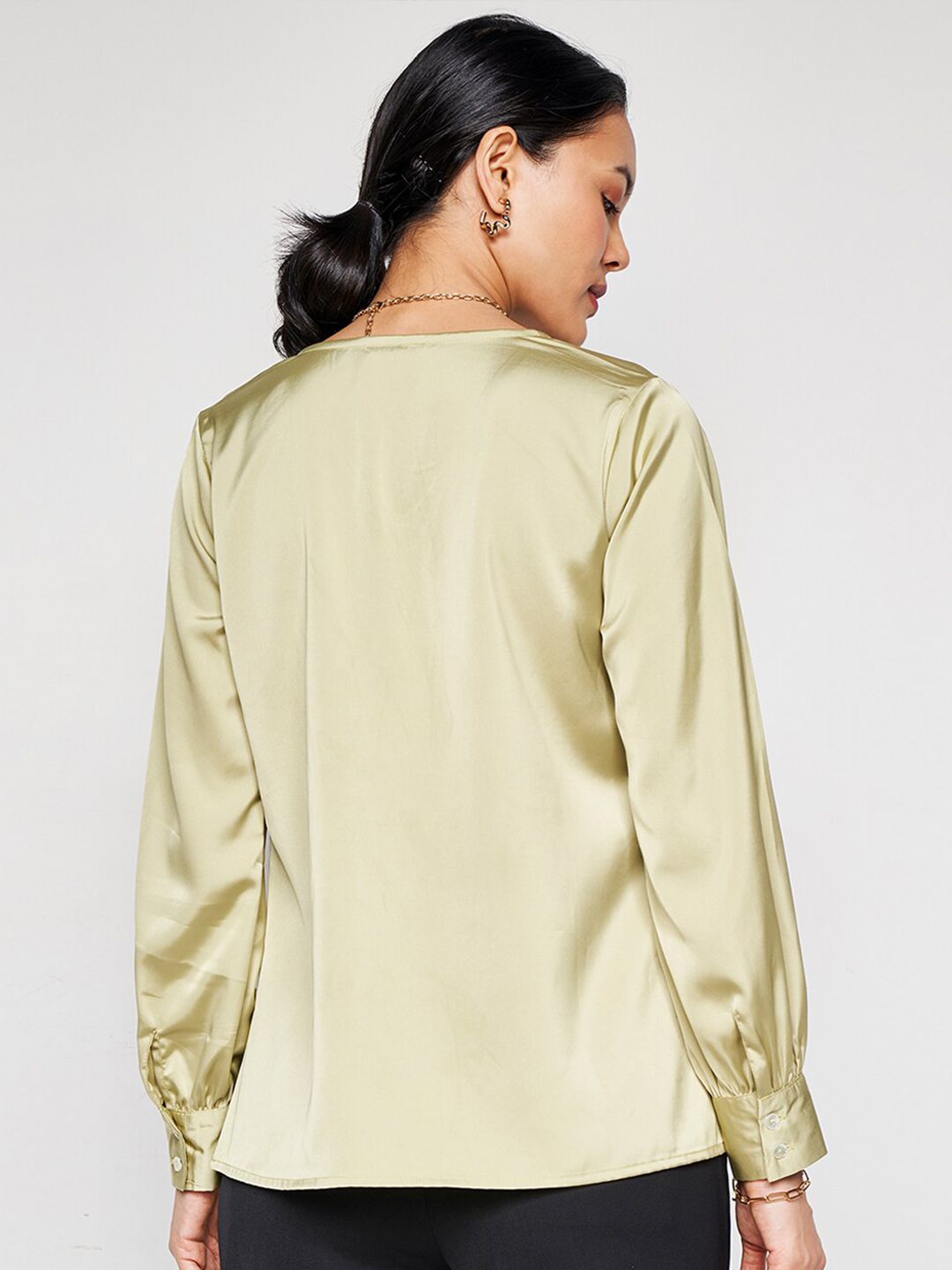 AND V Neck Long Sleeves Top