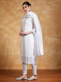 Varanga Women Floral Embroidered Kurta with Trousers & Dupatta