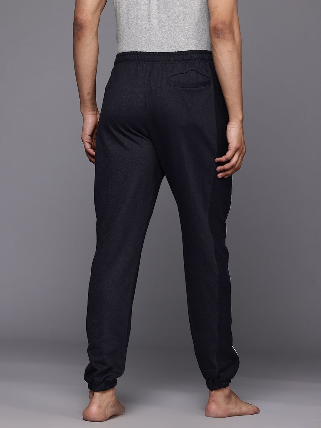 HRX by Hrithik Roshan Men Contrast Piping Detailed Yoga Joggers