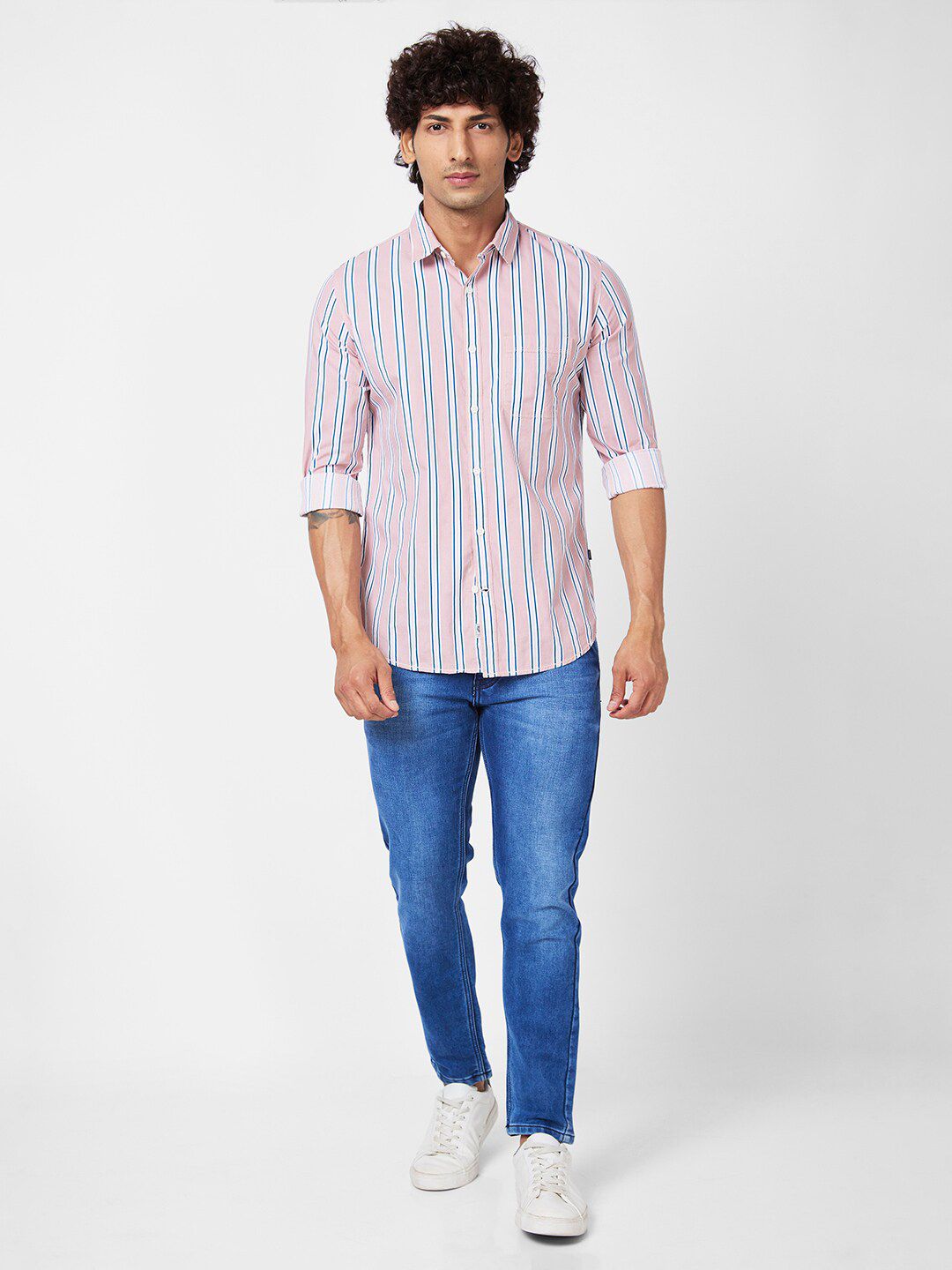 SPYKAR Slim Fit Vertical Striped Casual Shirt