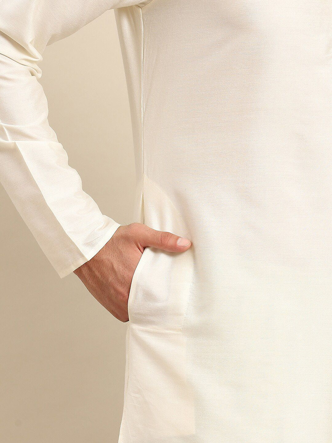 KISAH Men Solid Regular Fit Thread Work Kurta