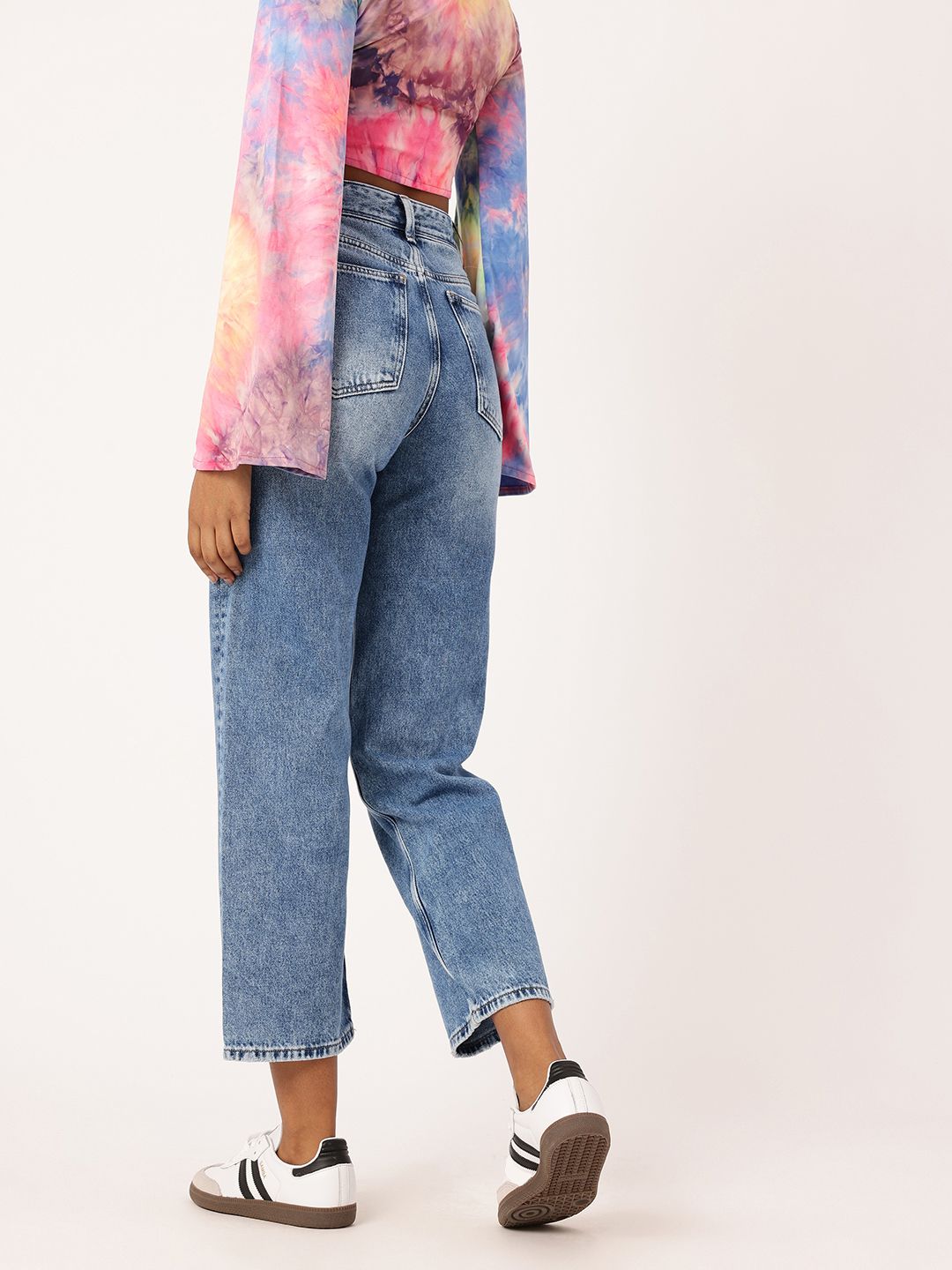 DressBerry Women Timeless Urban Straight Fit Faded Jeans