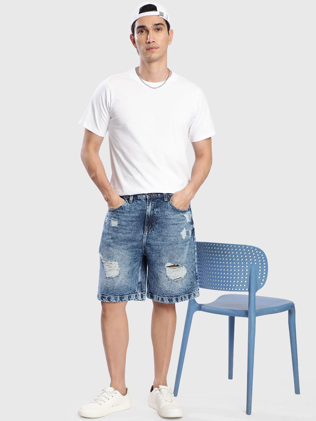 Bene Kleed Men Washed Mid-Rise Knee Length Relaxed Fit Denim Shorts