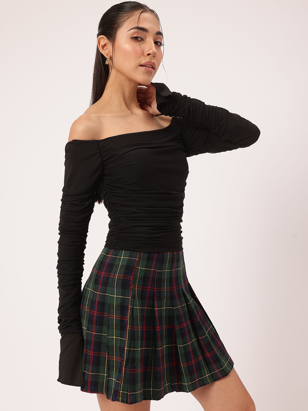 DressBerry Soft Streetwear Off-Shoulder Ruched Bardot Top
