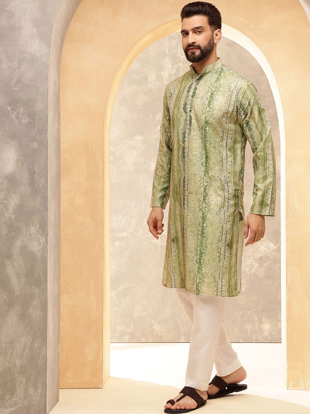 SOJANYA Ethnic Motifs Printed Mandarin Collar Sequinned Cotton Silk Kurta With Pyjamas