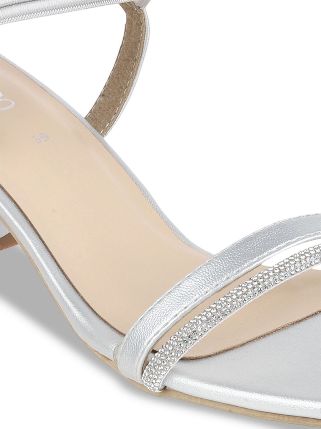 Metro Women Embellished Kitten Mules