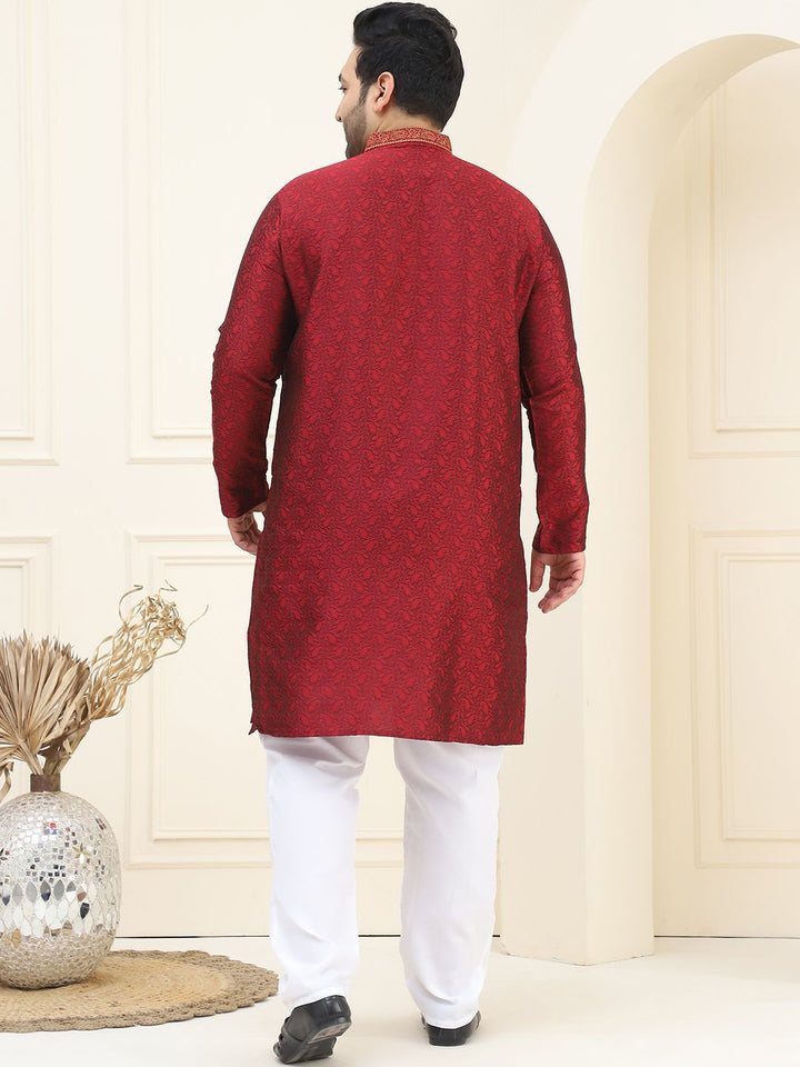 SOJANYA PLUS Floral Woven Design Mandarin Collar Regular Straight Kurta with Pyjamas