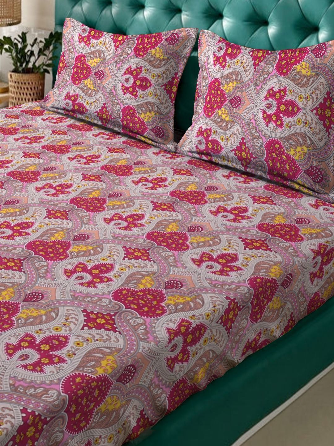 Aura Red & White Ethnic Printed Dilengkapi Cadar King 300TC Dengan 2 Sarung Bantal