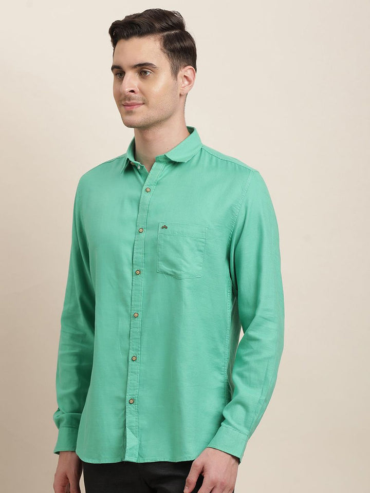 Turtle Men Relaxed Slim Fit Opaque Casual Shirt