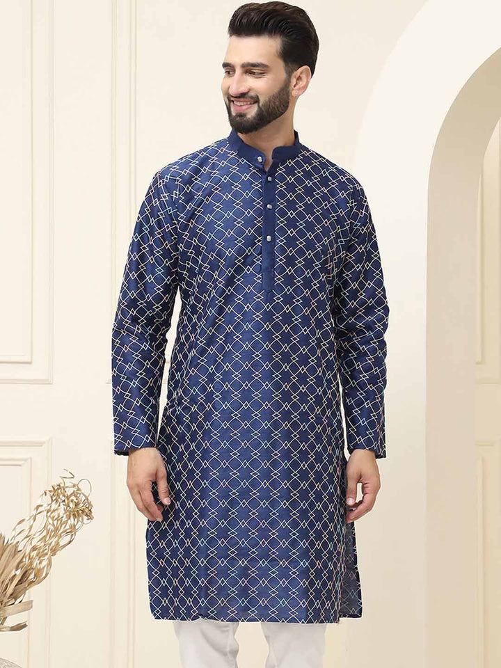 SOJANYA Geometric Embroidered Thread Work Band Collar Straight Kurta