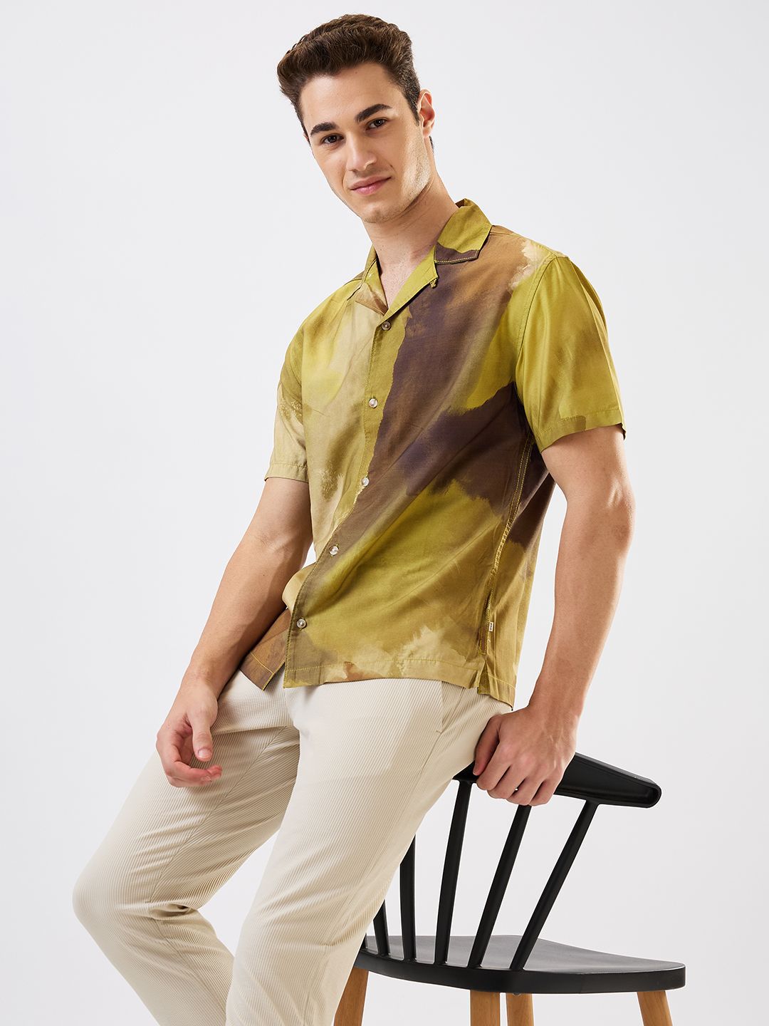 SPYKAR Men Relaxed Fit Cuban Collar Abstract Printed Casual Shirt