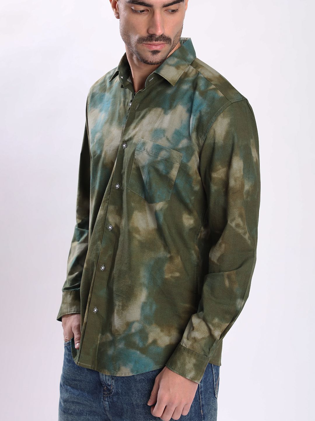 Bene Kleed Men Slim Fit Abstract Printed Spread Collar Cotton Casual Shirt