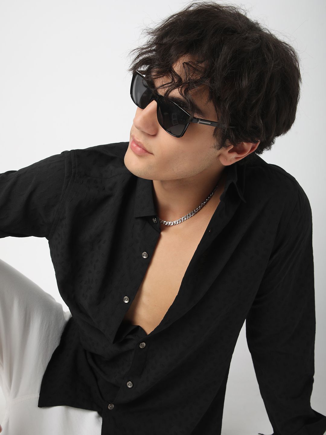 VASTRADO Men Classic Spread Collar Textured Solid Slim Fit Casual Shirt