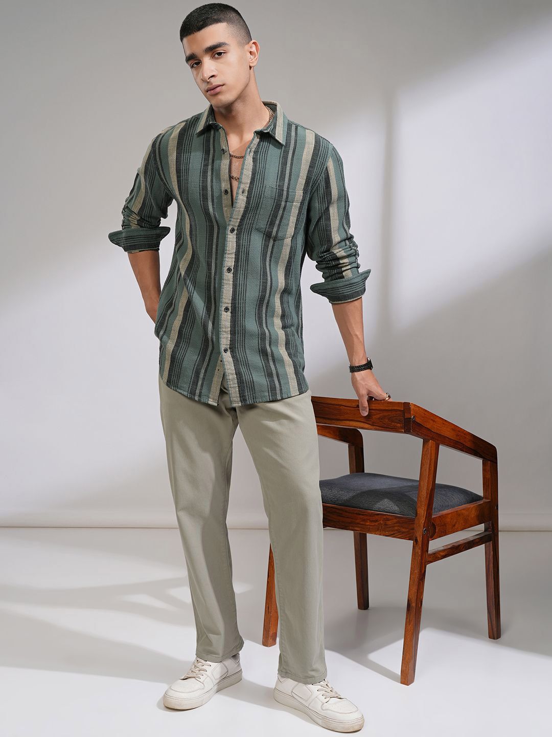 HIGHLANDER Men Cotton Relaxed Fit Regular Trousers