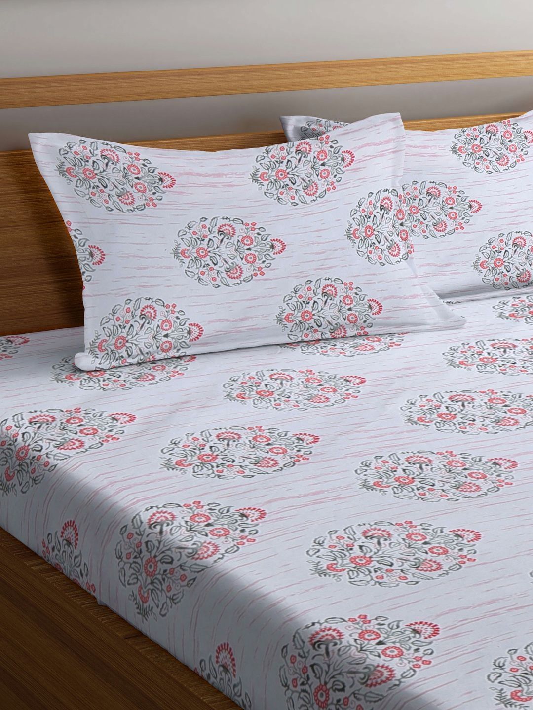 Myntra Elegant Homes Kapas Bunga Putih 300 TC Dilengkapi Cadar King Halus dengan 2 Sarung Bantal-106 x 106 inci
