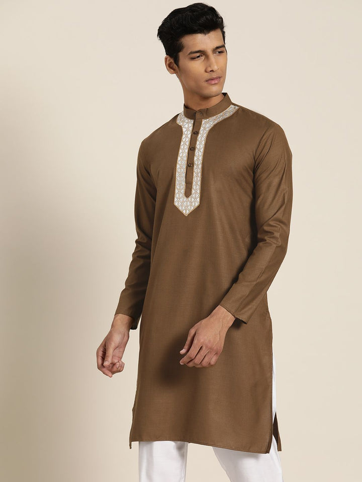 Anug by SOJANYA Men Brown Pure Cotton Solid Gotta Patti Detail Kurta