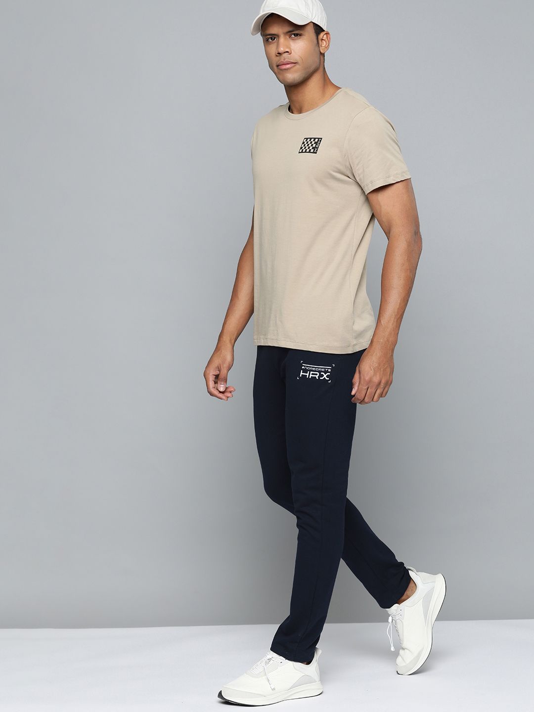 HRX by Hrithik Roshan Men Printed Detail Mid-Rise Regular Fit Lifestyle Trackpants