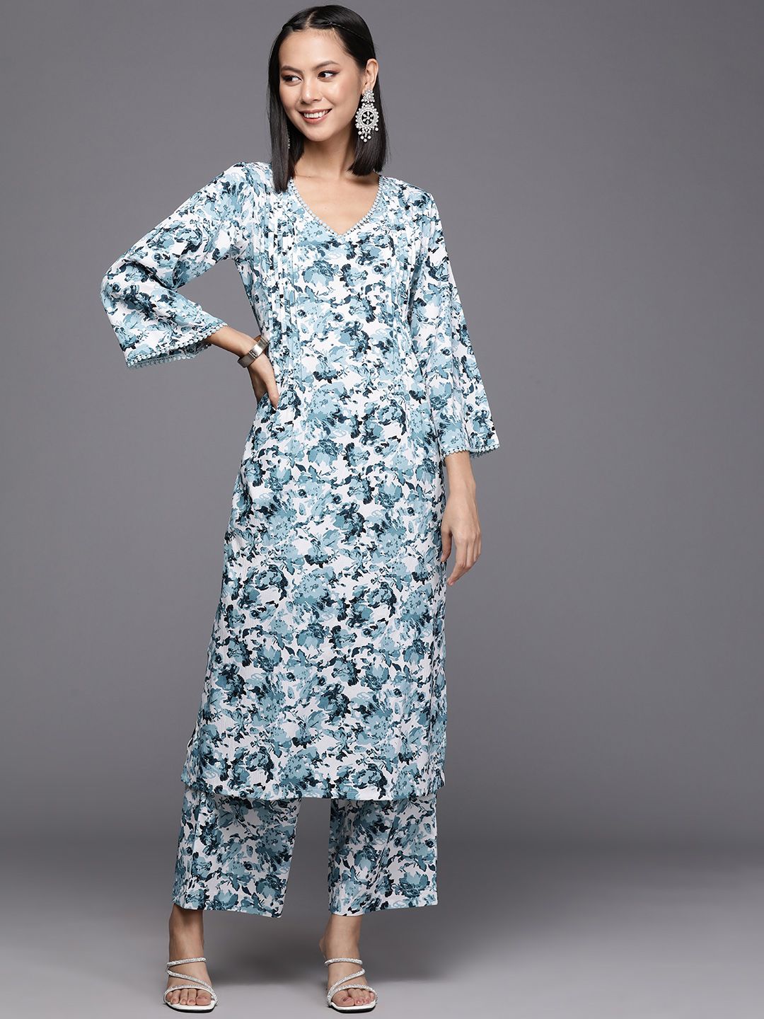 Varanga Women Floral Printed Regular Silk Crepe Kurta with Trousers