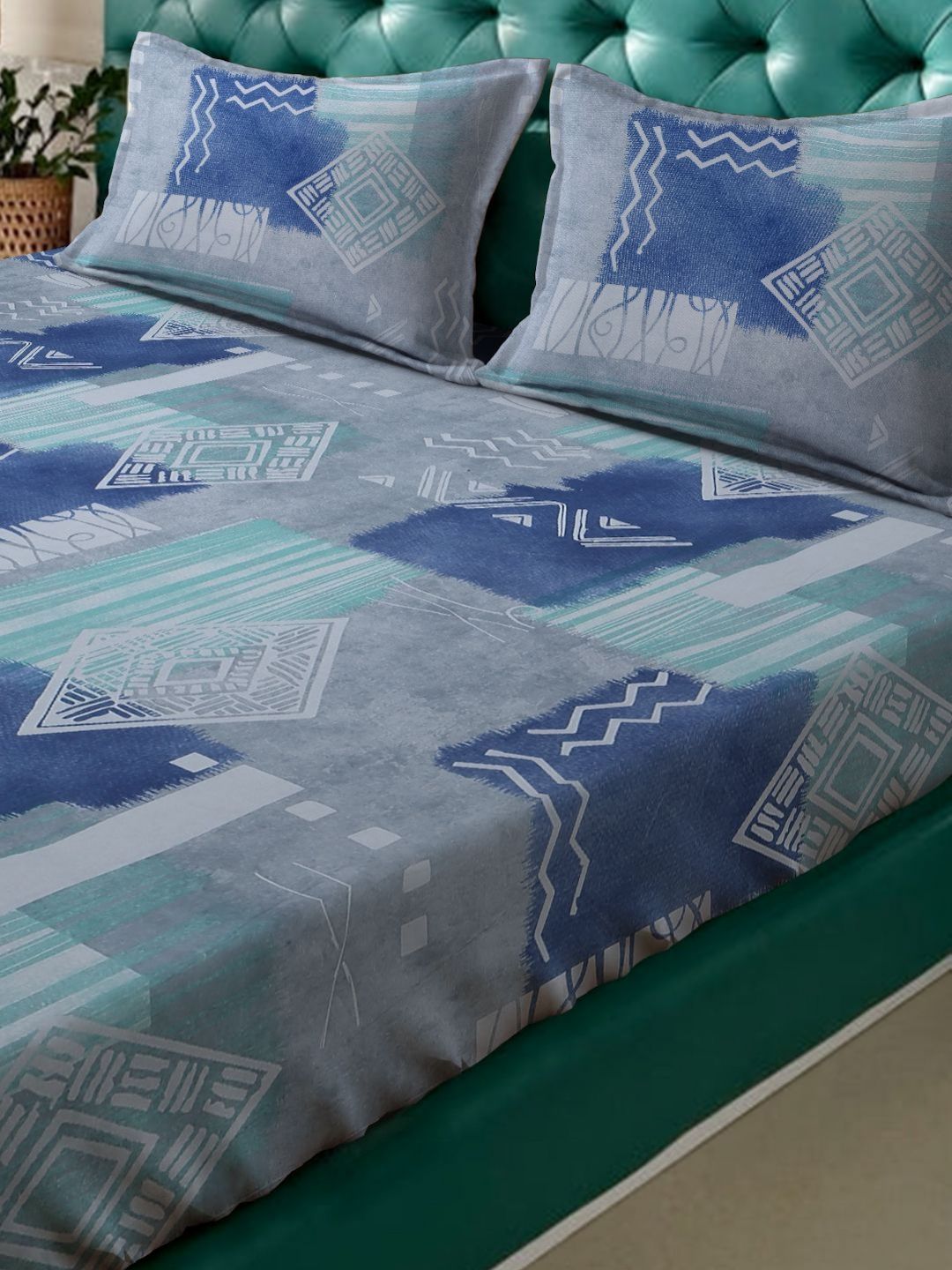KLOTTHE Blue Geometric Printed 400TC Pure Cotton Double King Bedsheet & Pillow Covers
