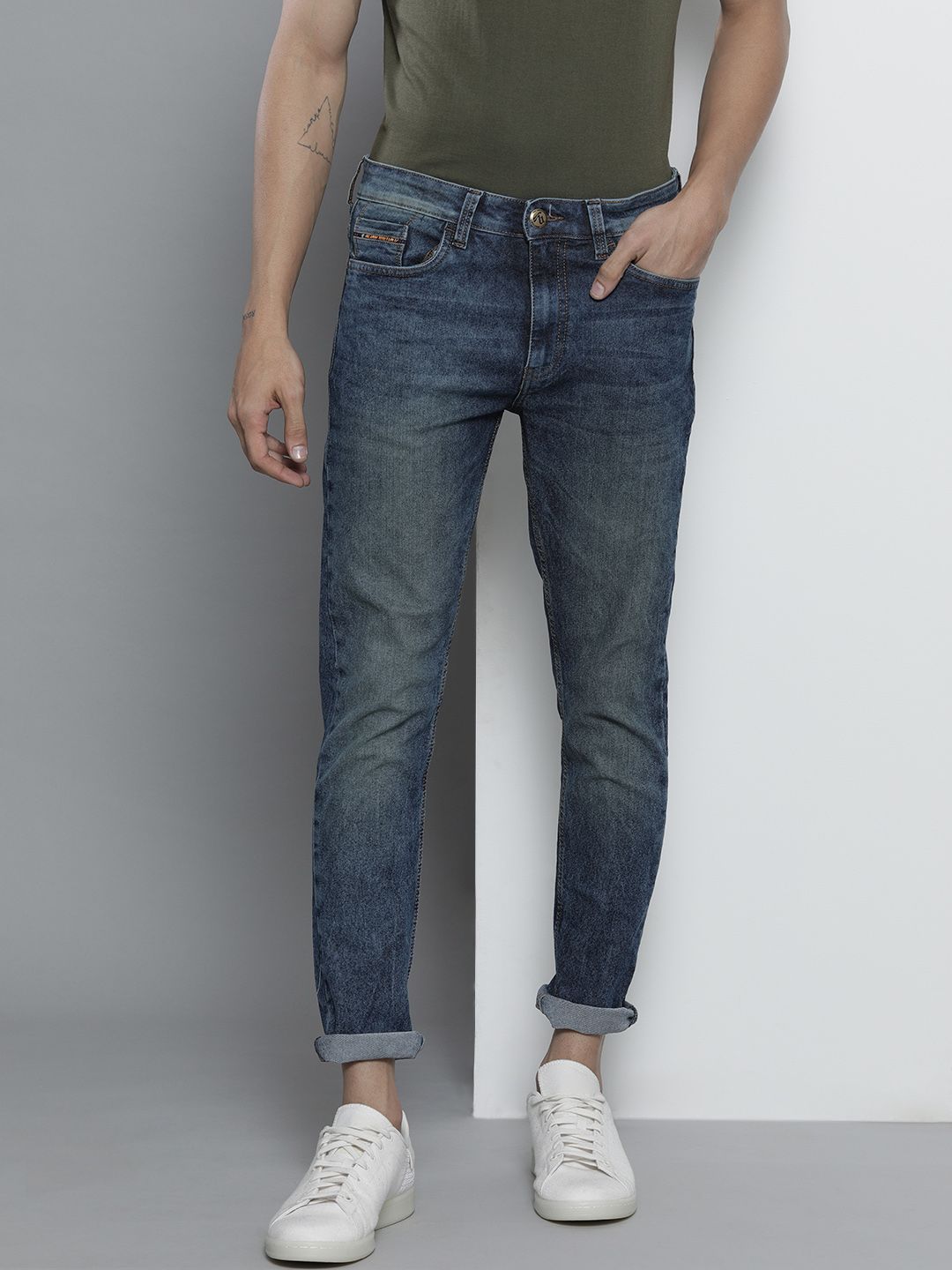 The Indian Garage Co Men Blue Slim Fit Light Fade Stretchable Jeans