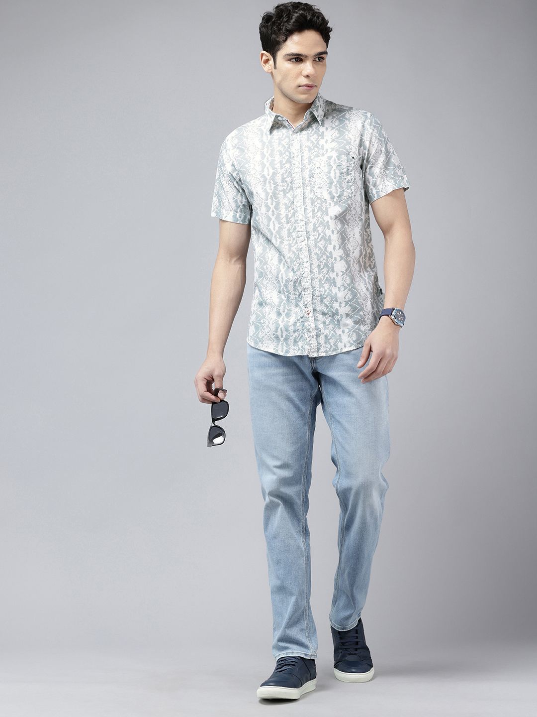 SPYKAR Pure Cotton Printed Slim Fit Casual Shirt