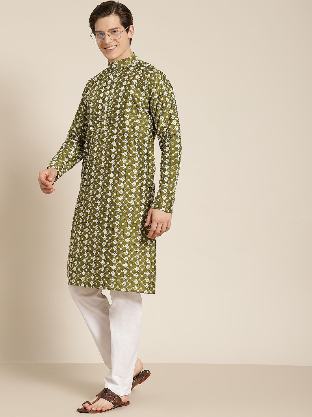 SOJANYA Men Olive Green & White Ethnic Motifs Embroidered Kurta