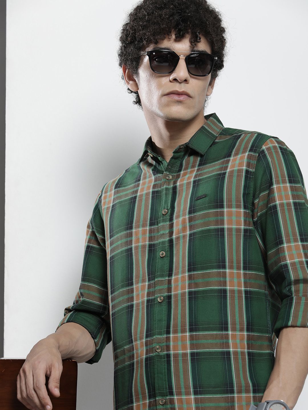 The Indian Garage Co Men Green & Beige Tartan Checks Checked Casual Shirt