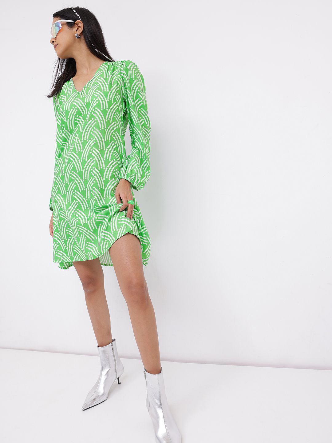 DressBerry Feeling Grand In Green V-Neck A-Line Dress
