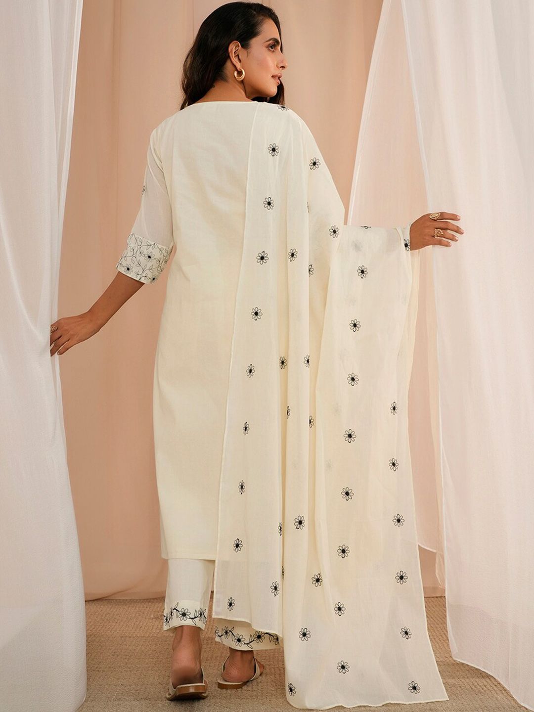 Libas Floral Embroidered Regular Thread Work Pure Cotton Kurta With Trousers & Dupatta