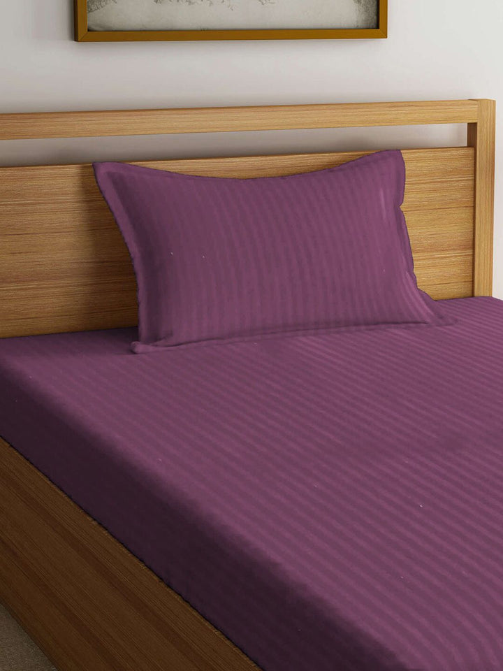 KLOTTHE Burgundy 300 TC Single Bedsheet with 1 Pillow Cover