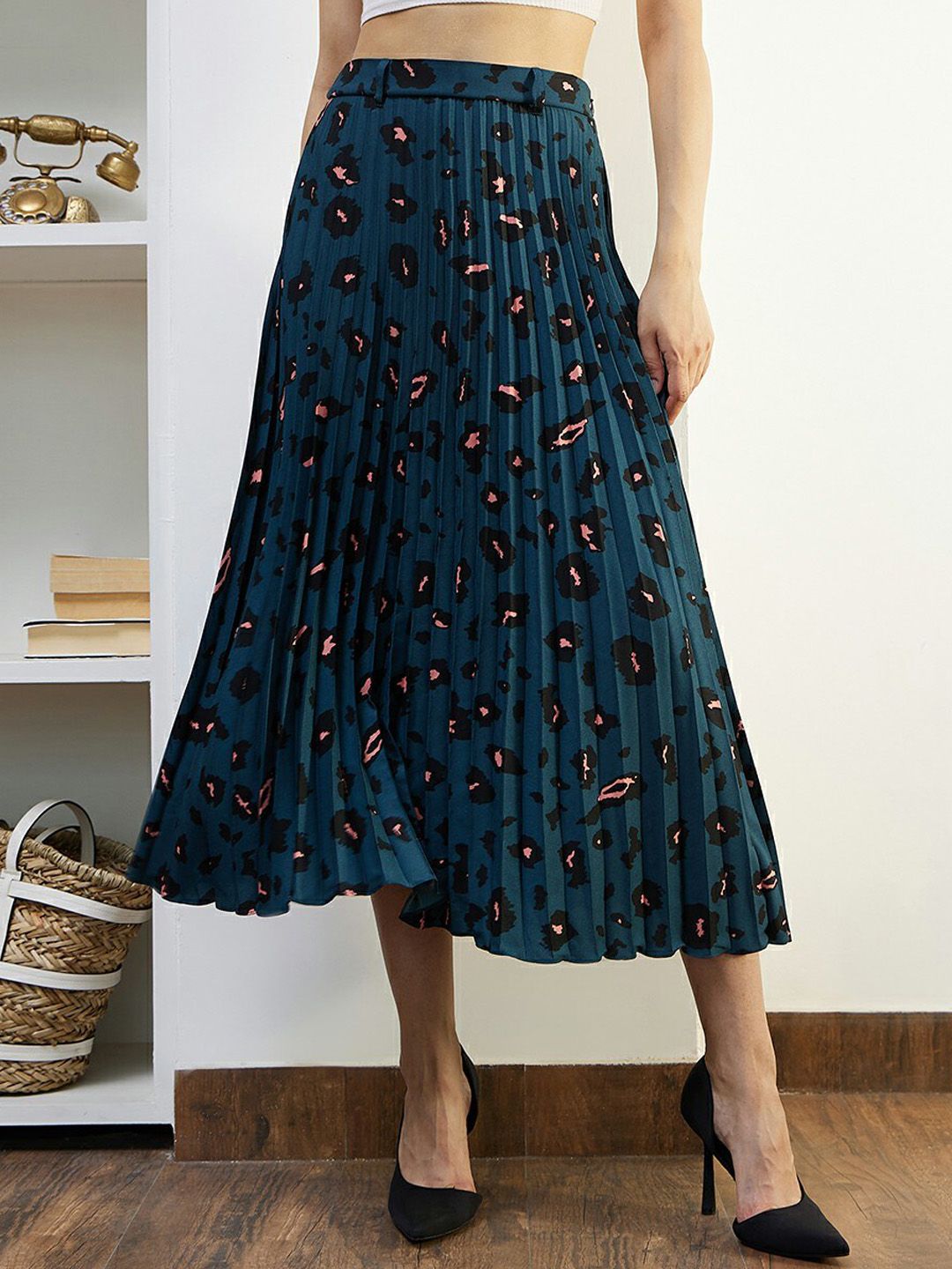 Berrylush Blue & Orange Animal Printed Accordion Pleated Flared Casual Midi A-Line Skirt