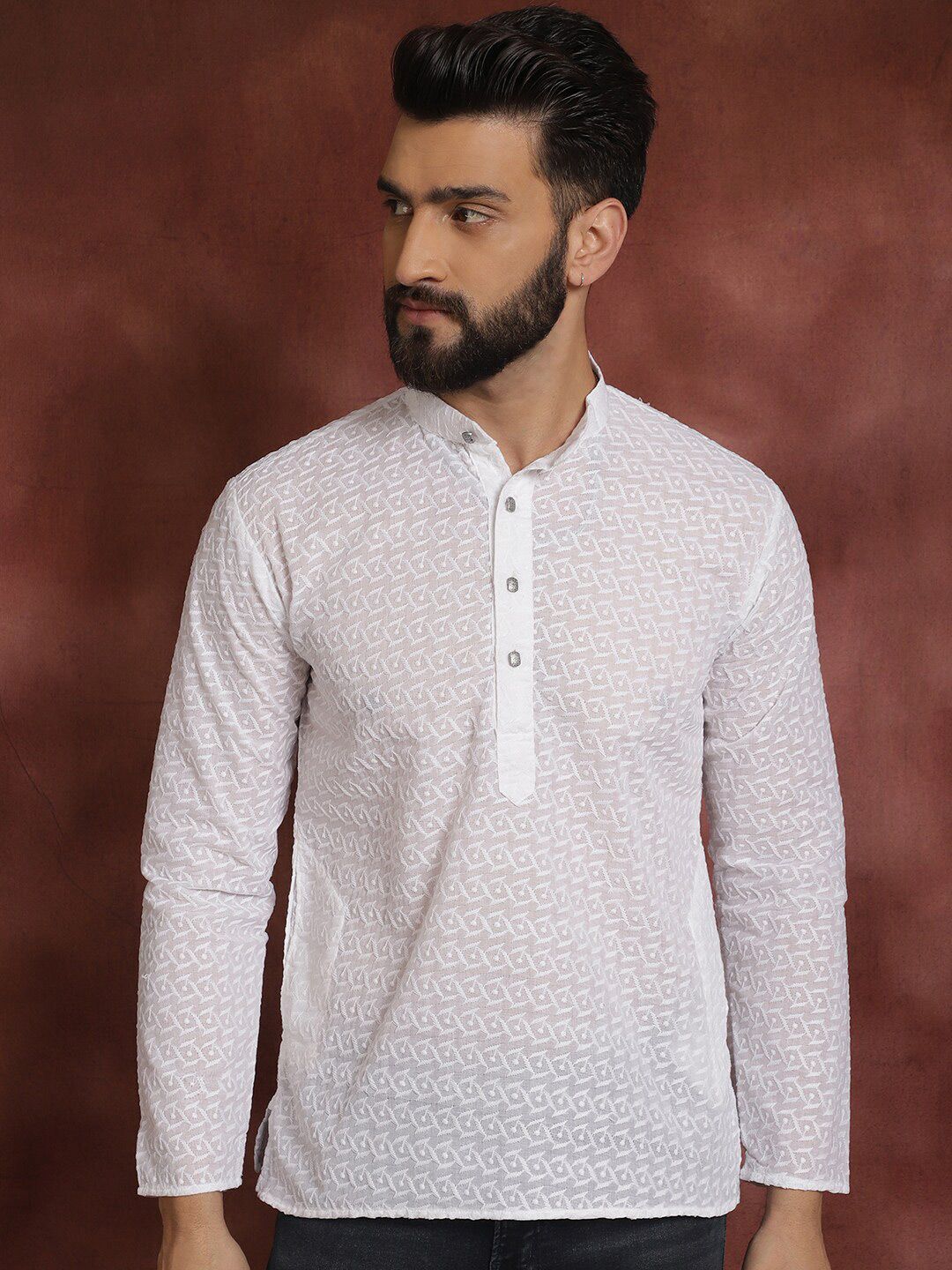 SOJANYA Geometric Embroidered Chikankari Pure Cotton Short Kurta