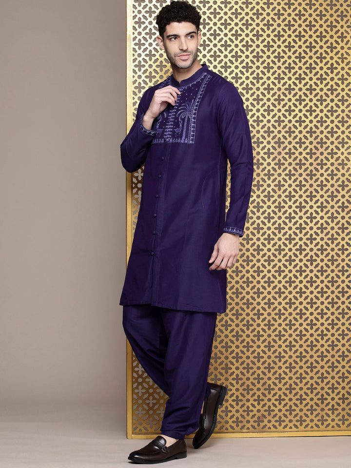 House of Pataudi Men Jashn Ethnic Motifs Yoke Design Thread Work Kurta With Salwar