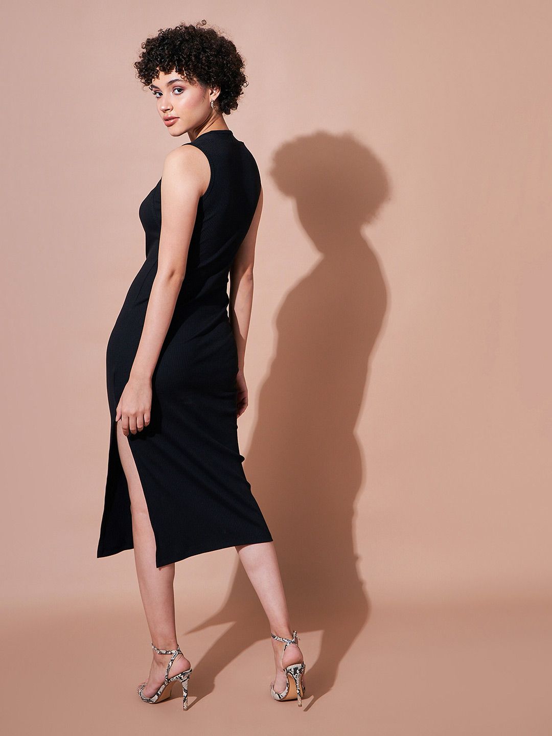 SASSAFRAS BASICS Sheath Midi Dress