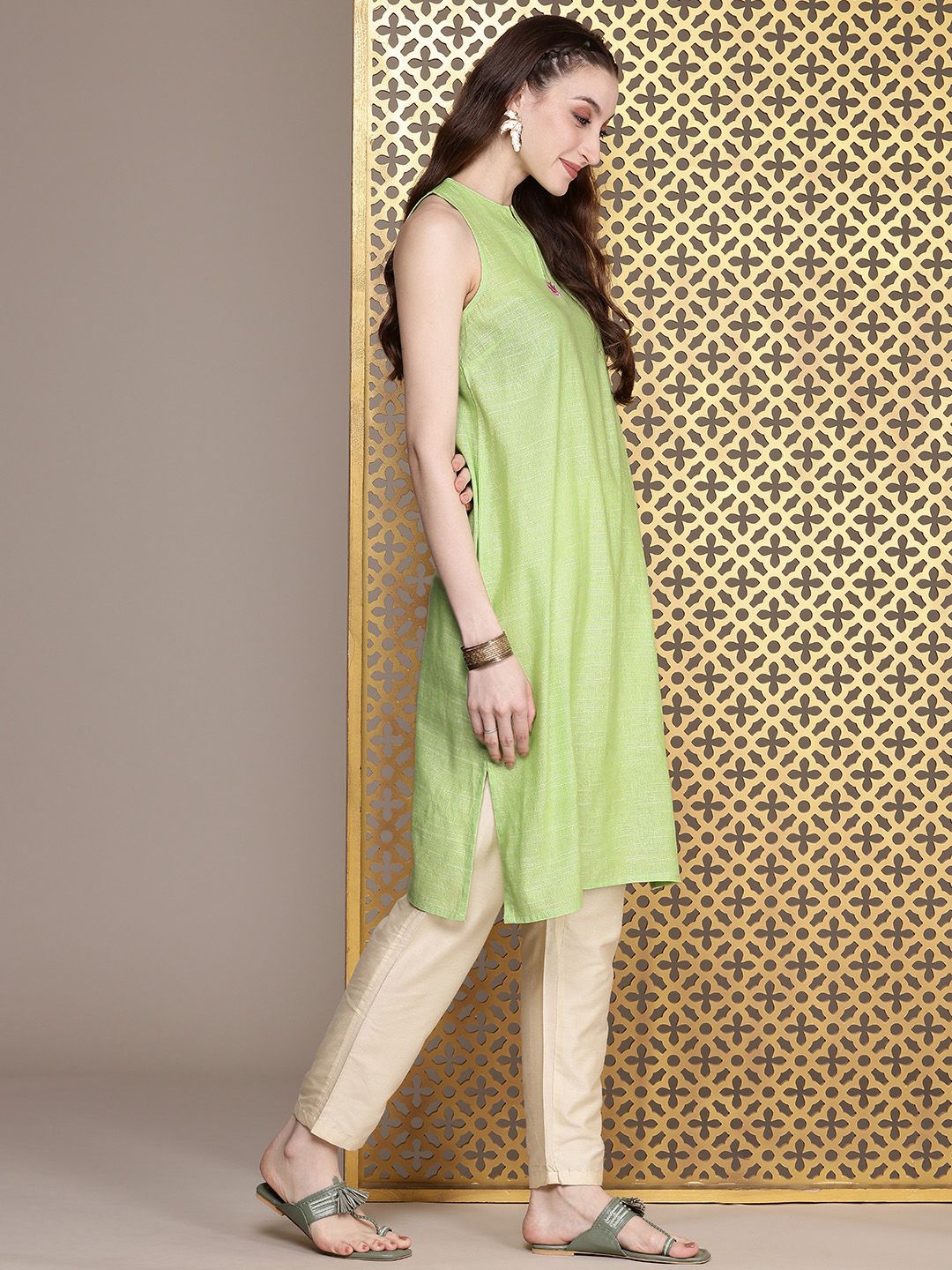 House of Pataudi Floral Embroidered A-Line Jashn Kurta