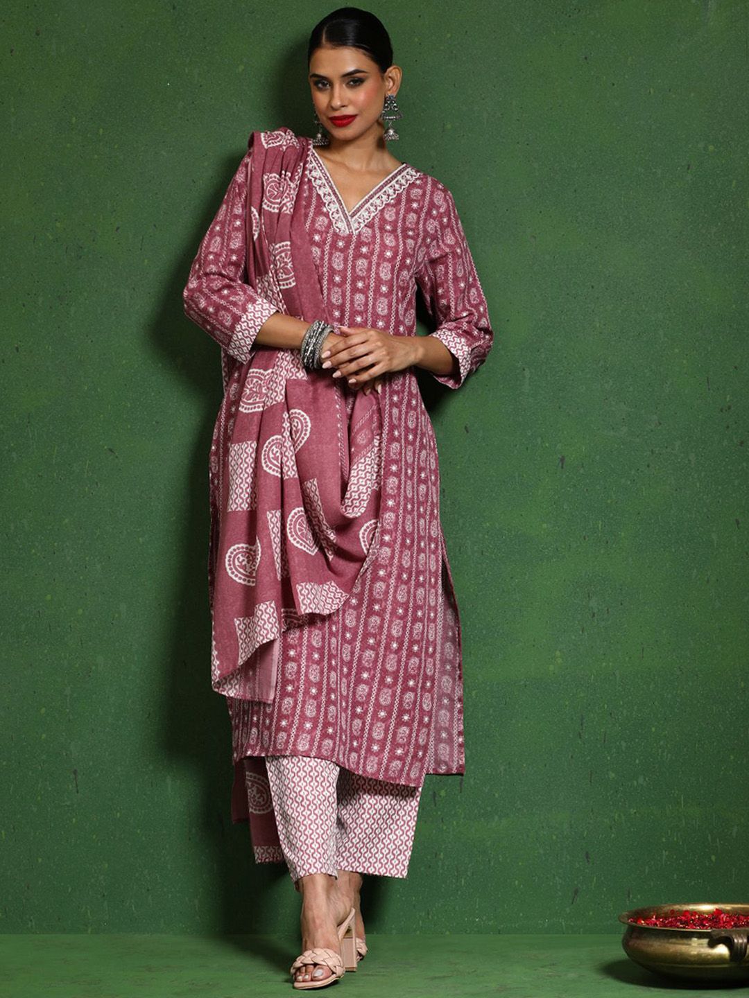 Varanga Women Printed Regular Kurta with Trousers & With Dupatta