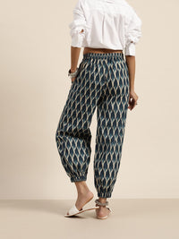 Shae by SASSAFRAS Women Blue & Cream-Coloured Regular Fit Ikat Printed Joggers