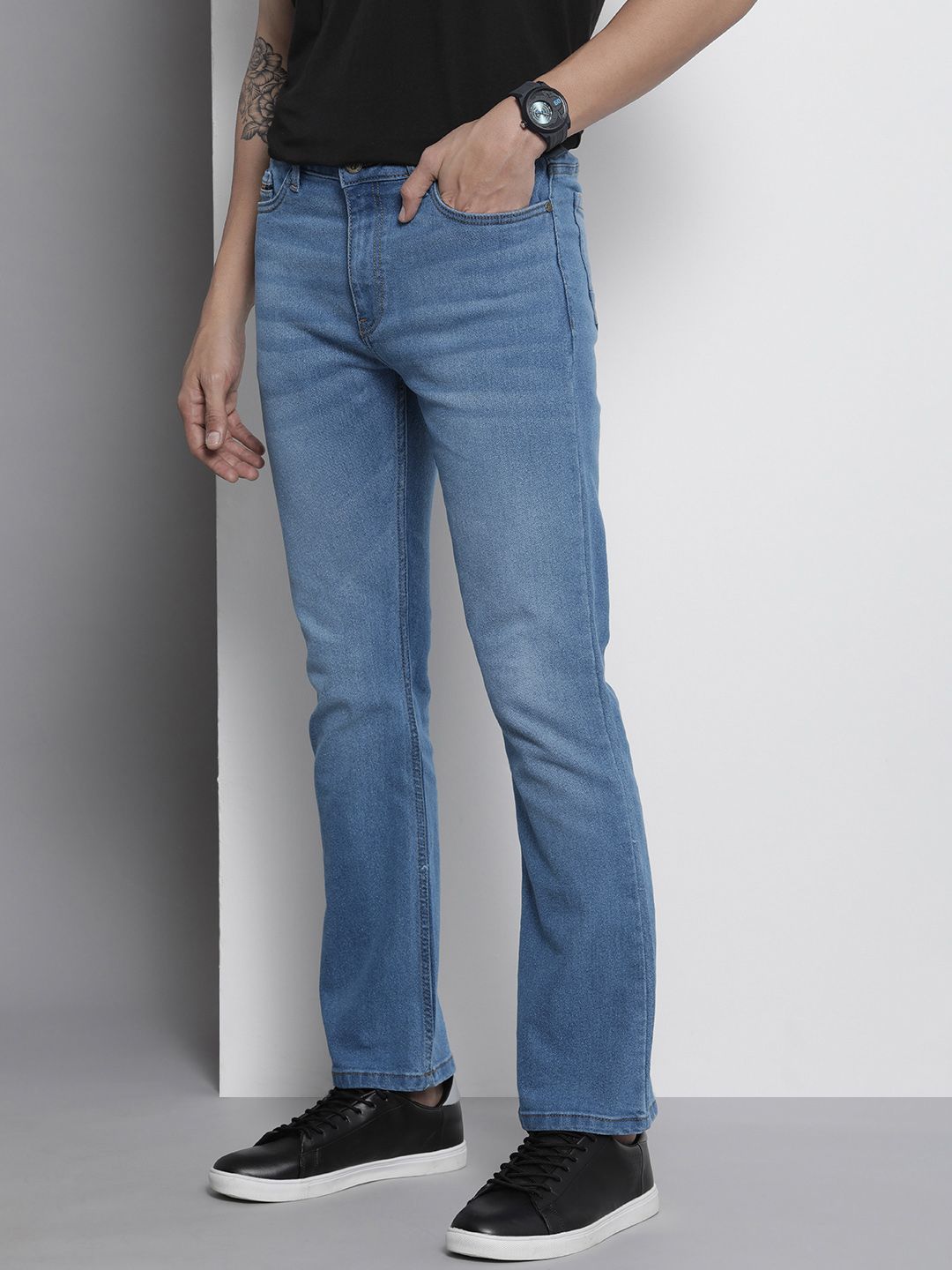 The Indian Garage Co Men Blue Bootcut Light Fade Stretchable Jeans
